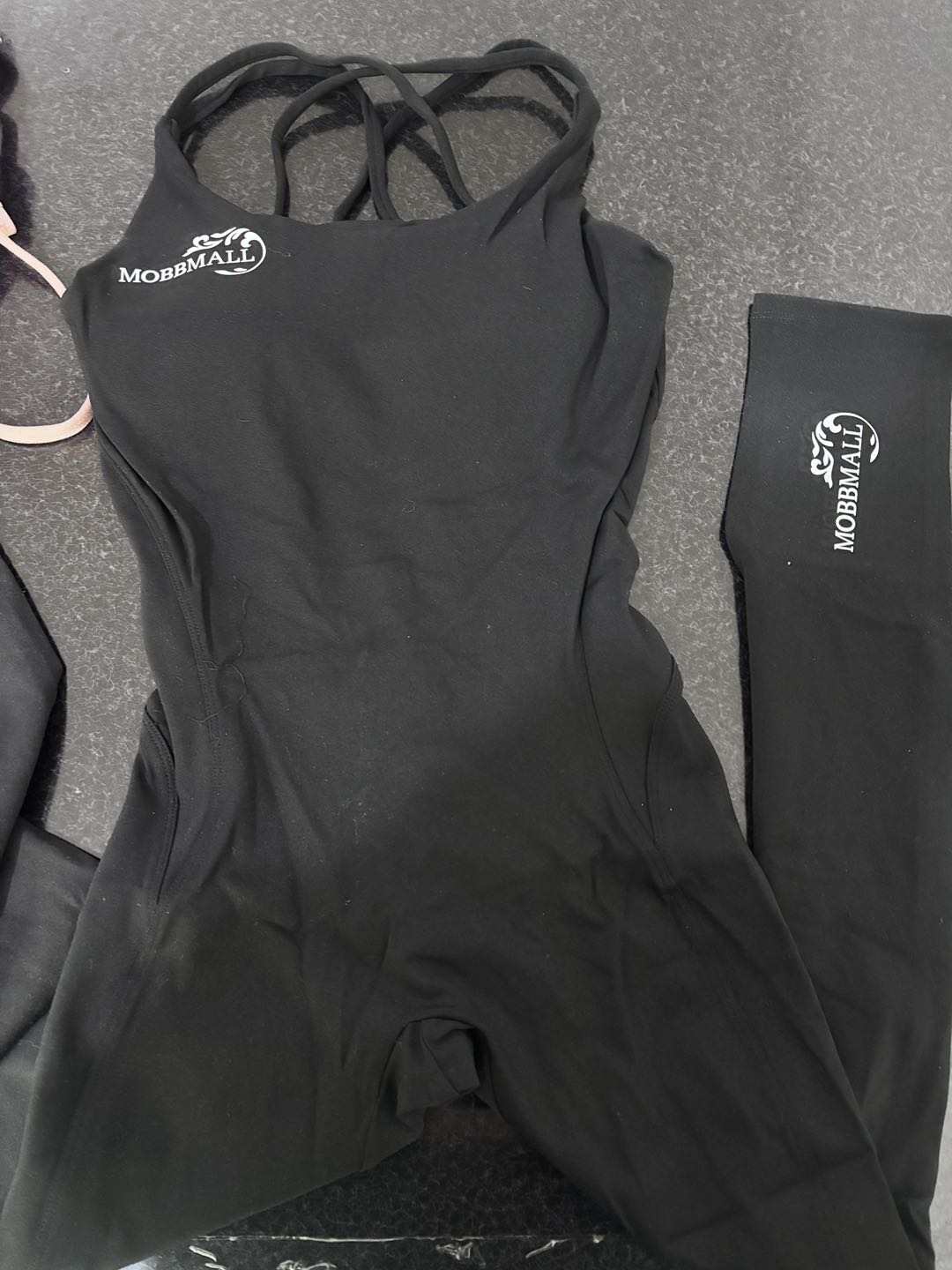 Black MobbMall's compression lady activewear set